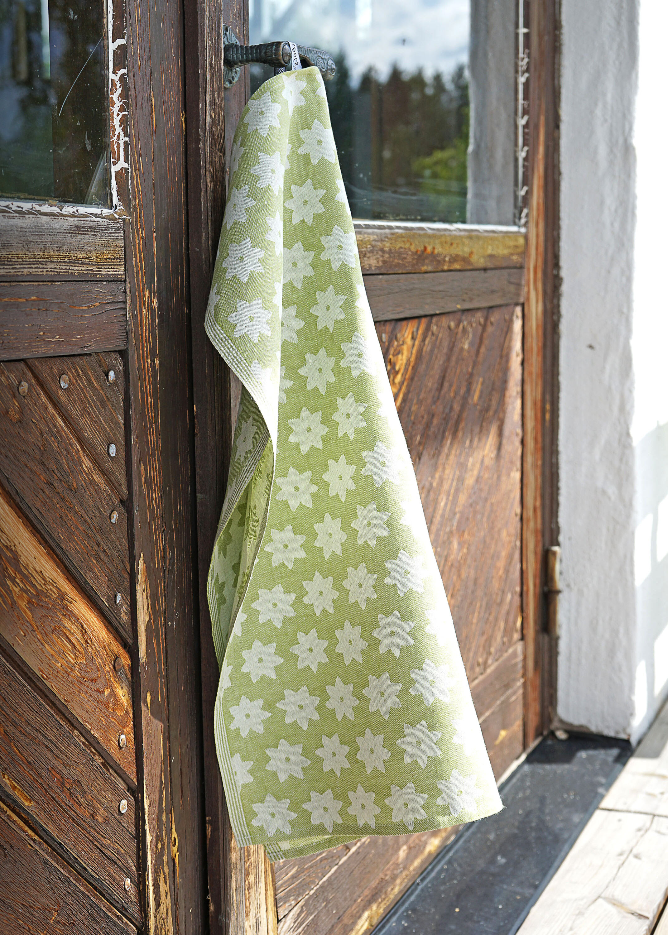 Linen flower green towel Klässbols. Design Helena Bengtsson 
