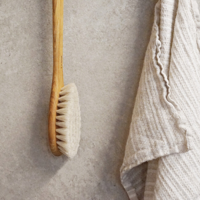 Iris crafts bath brush with a sand towel