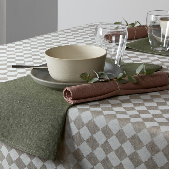 Opuntia tablecloth in champagne with satin napkins in moss green and rust brown